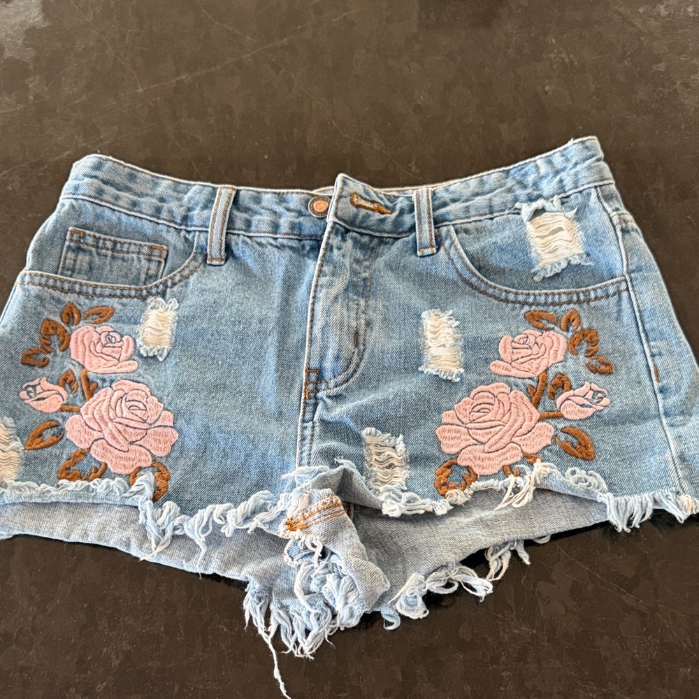 Embroidered denim shorts